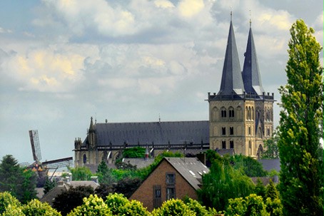 Xanten's cathedral seen from the museum.