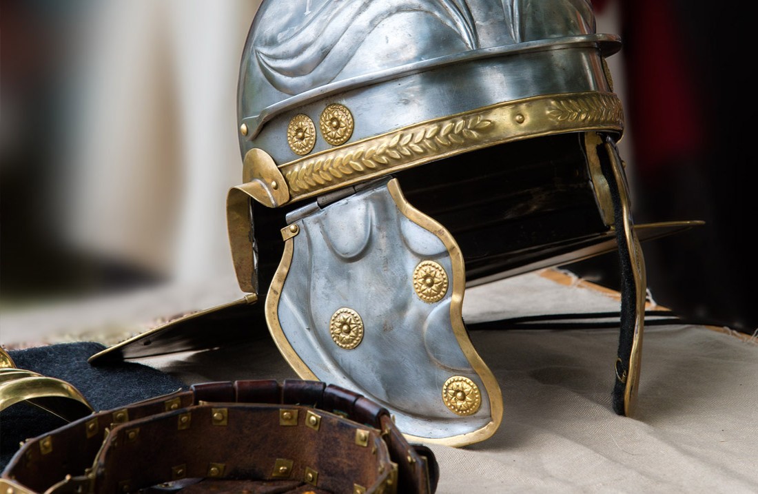 Close-up van een Romeinse helm