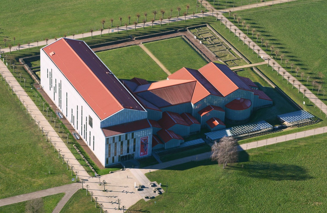 Aerial photo of the LVR-Römermuseum / protective construction