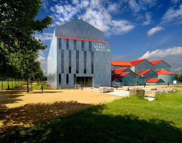 M01 Pressefoto Fassade des LVR-RömerMuseums